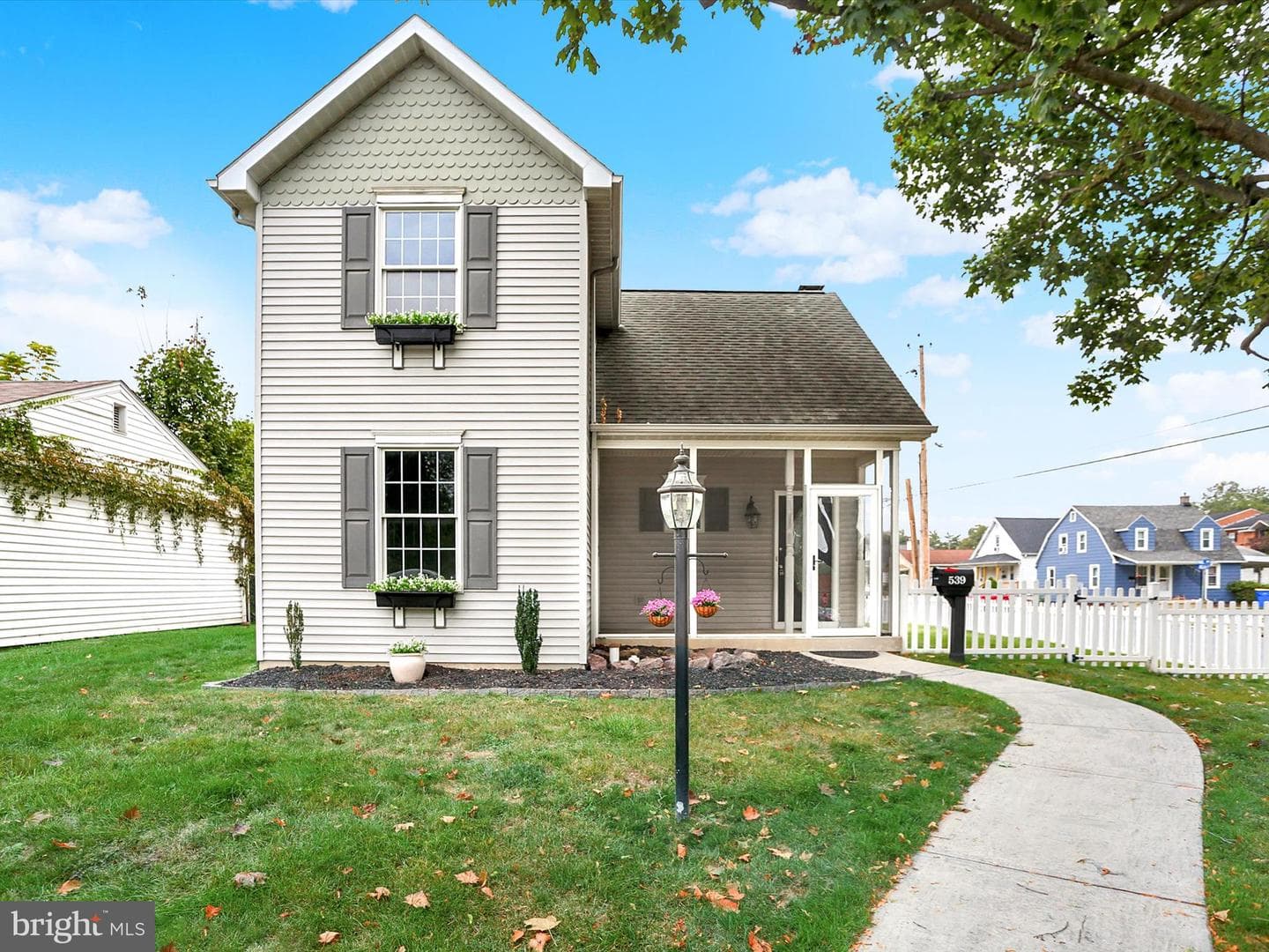 539 Linden Street photo 1