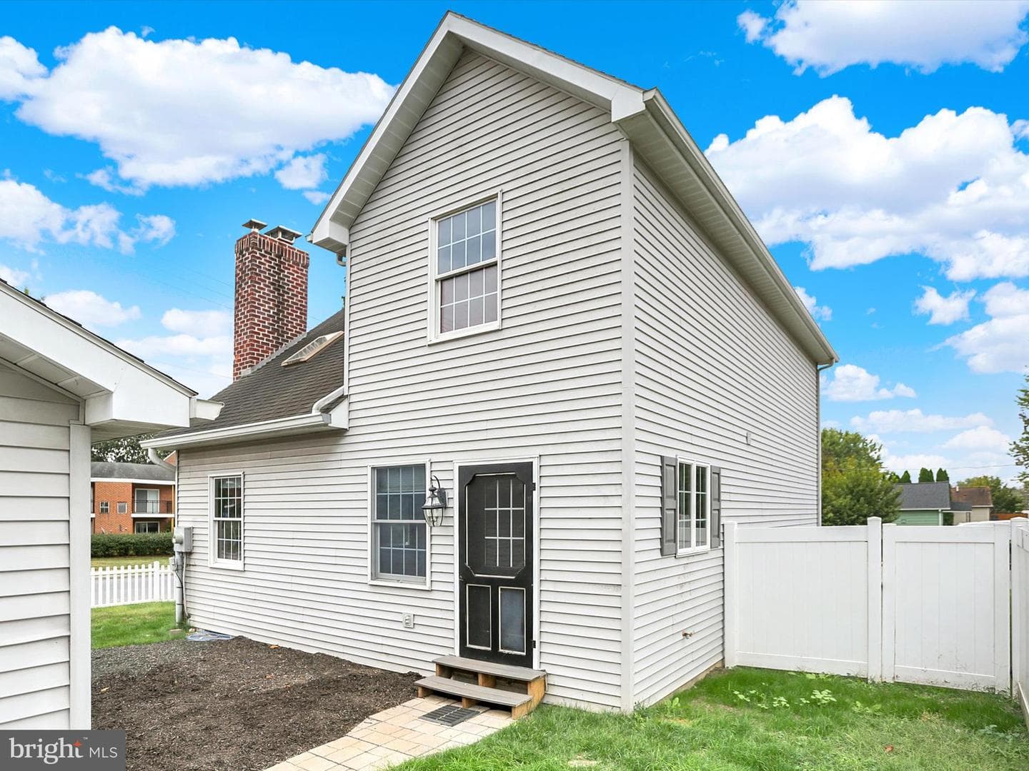539 Linden Street photo 34