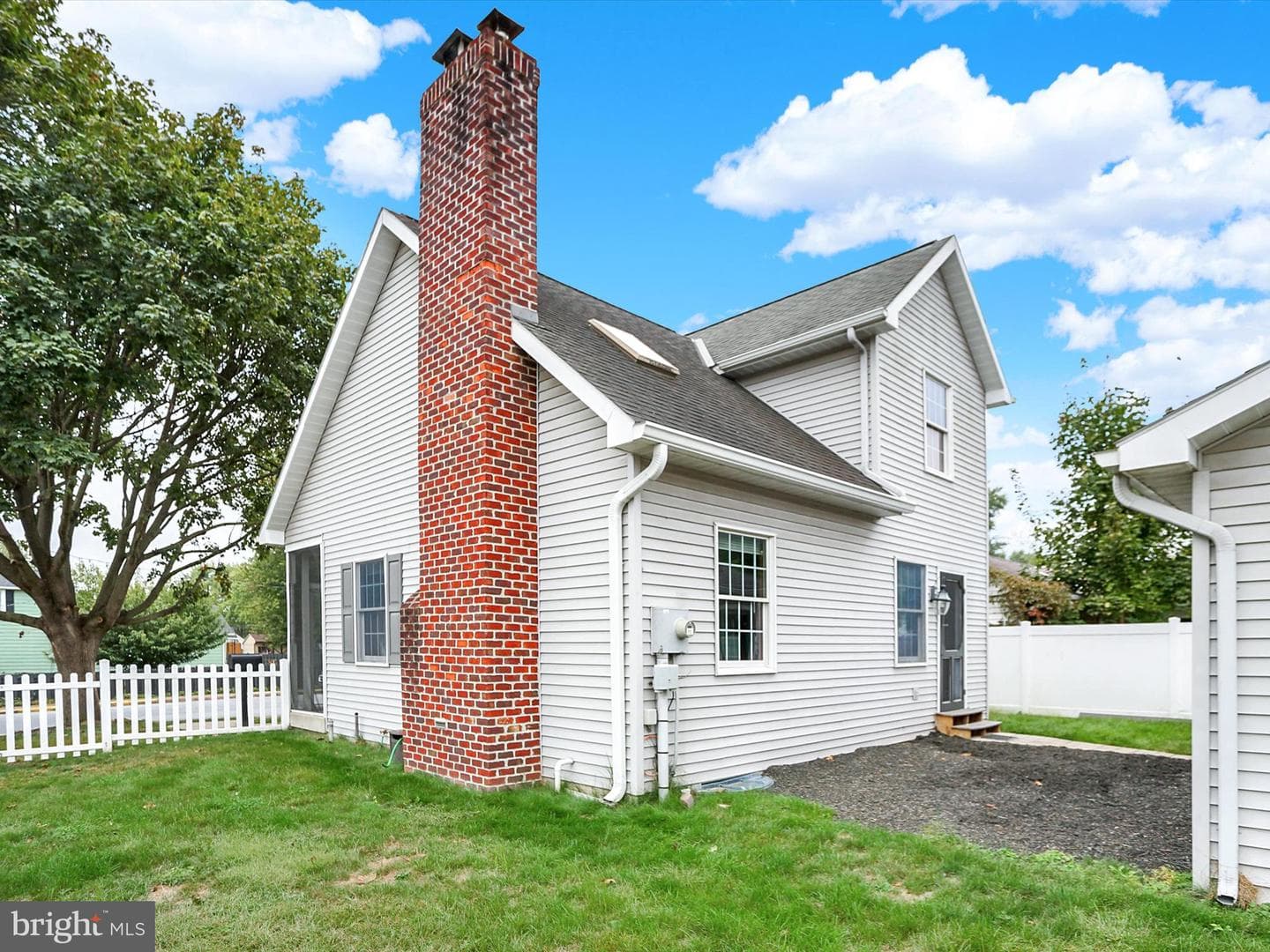 539 Linden Street photo 35