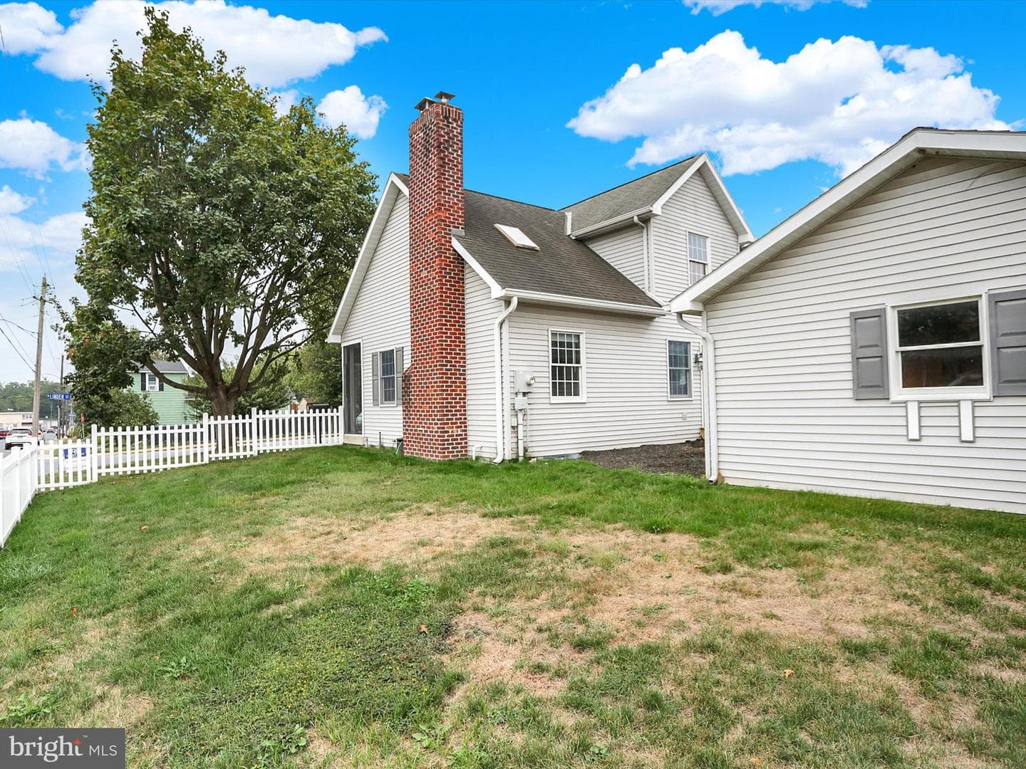 539 Linden Street photo 36