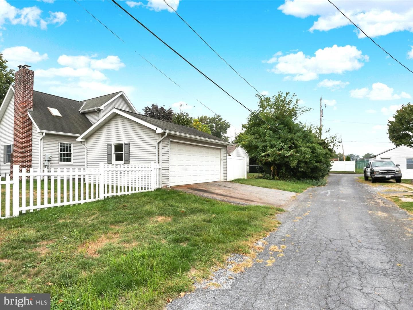 539 Linden Street photo 39