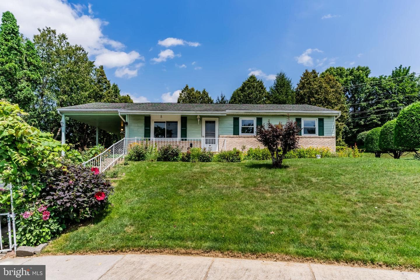 5895 Jacobs Avenue photo 1