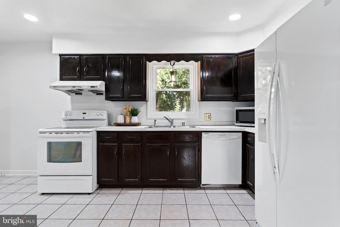 5895 Jacobs Avenue photo 11