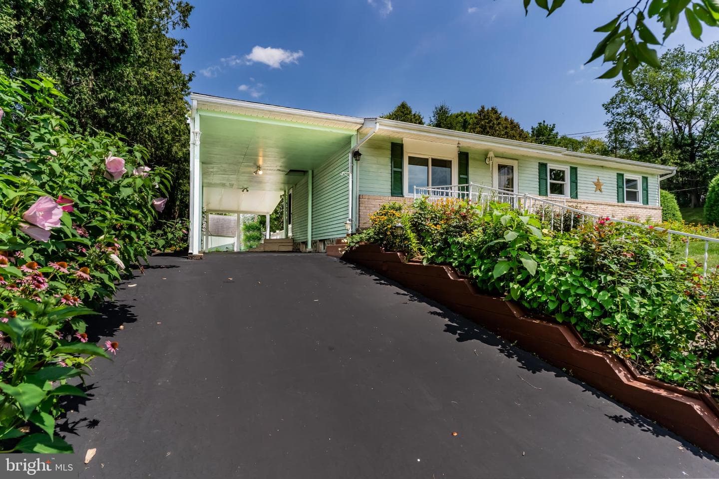5895 Jacobs Avenue photo 2