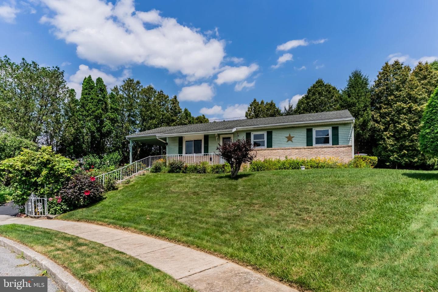 5895 Jacobs Avenue photo 3