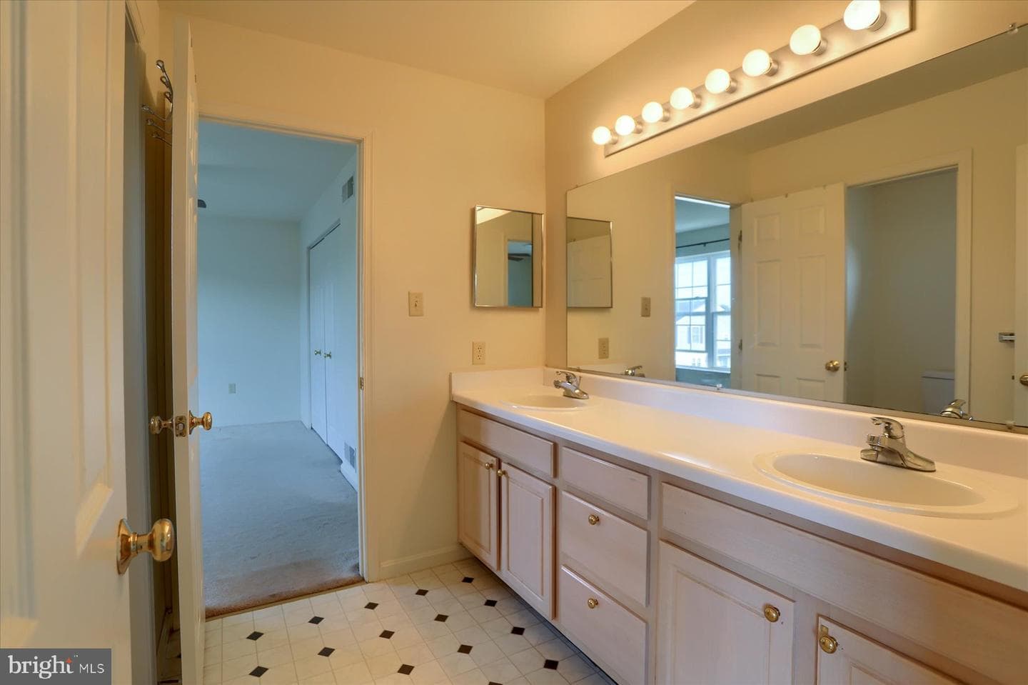 122 Kestrel Court photo 21