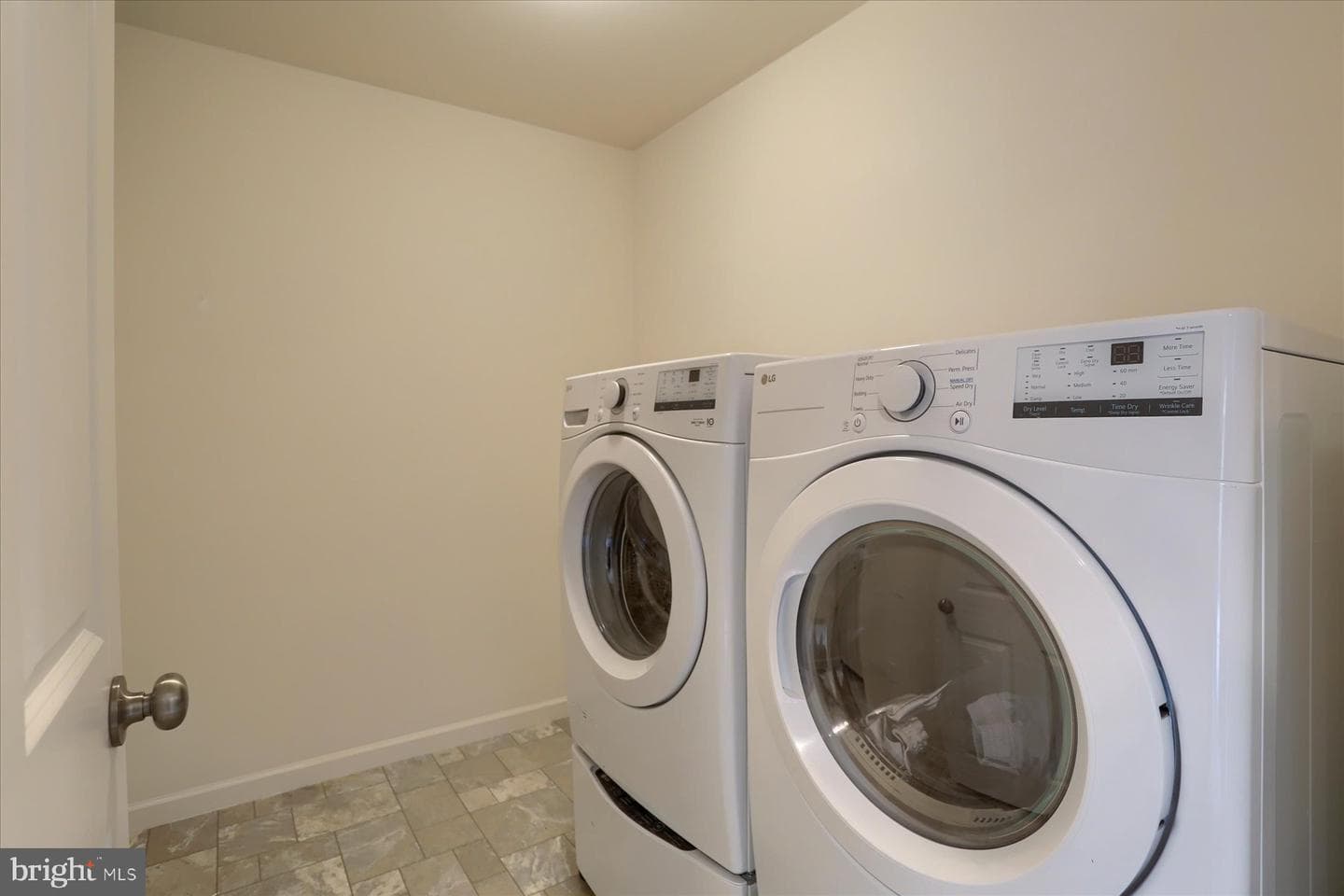 805 Anthony Drive photo 34
