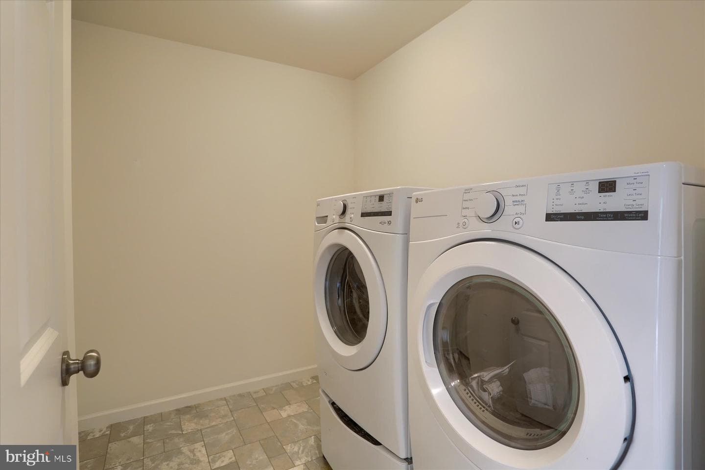 805 Anthony Drive photo 35