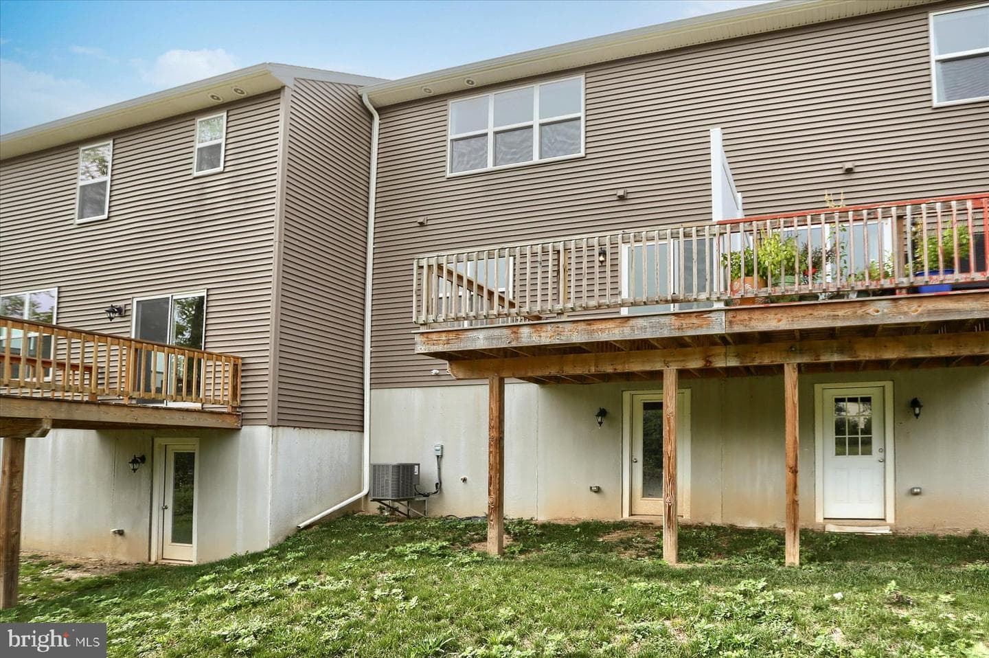 805 Anthony Drive photo 6