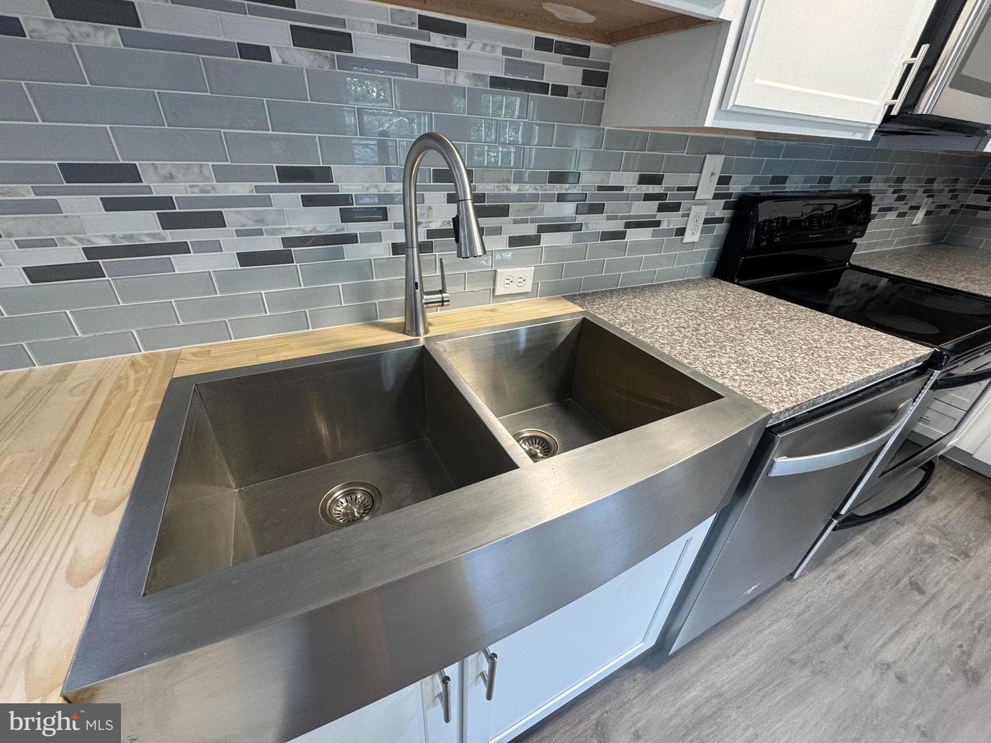 37 George Dr photo 9
