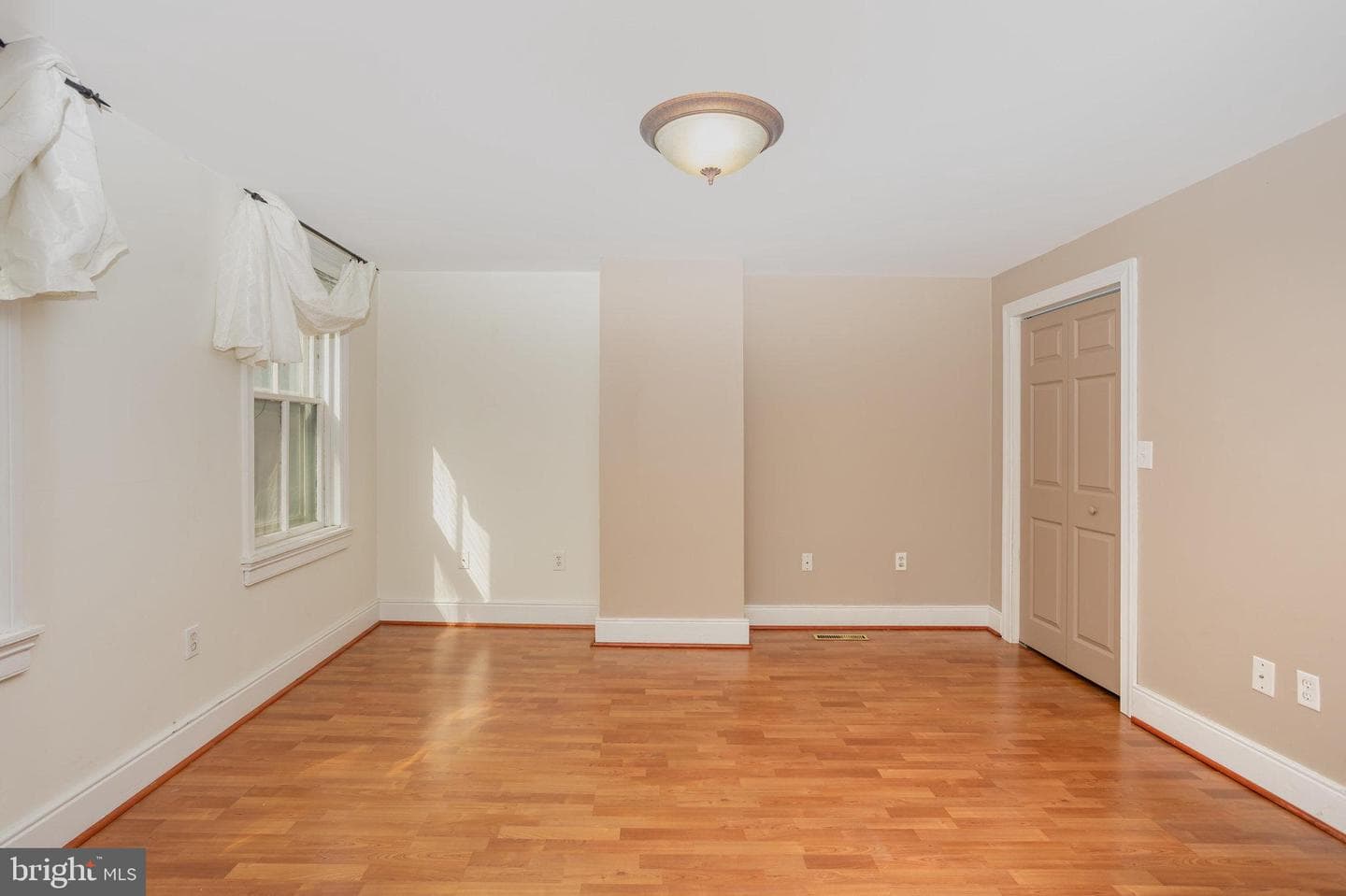 901 Capital Street photo 13
