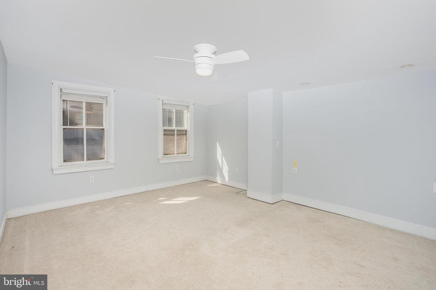 901 Capital Street photo 18