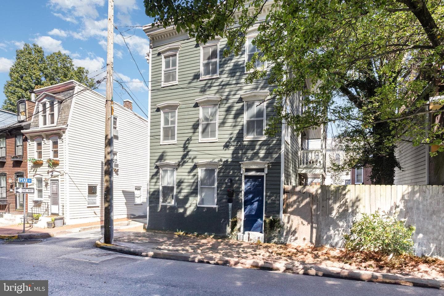 901 Capital Street photo 2