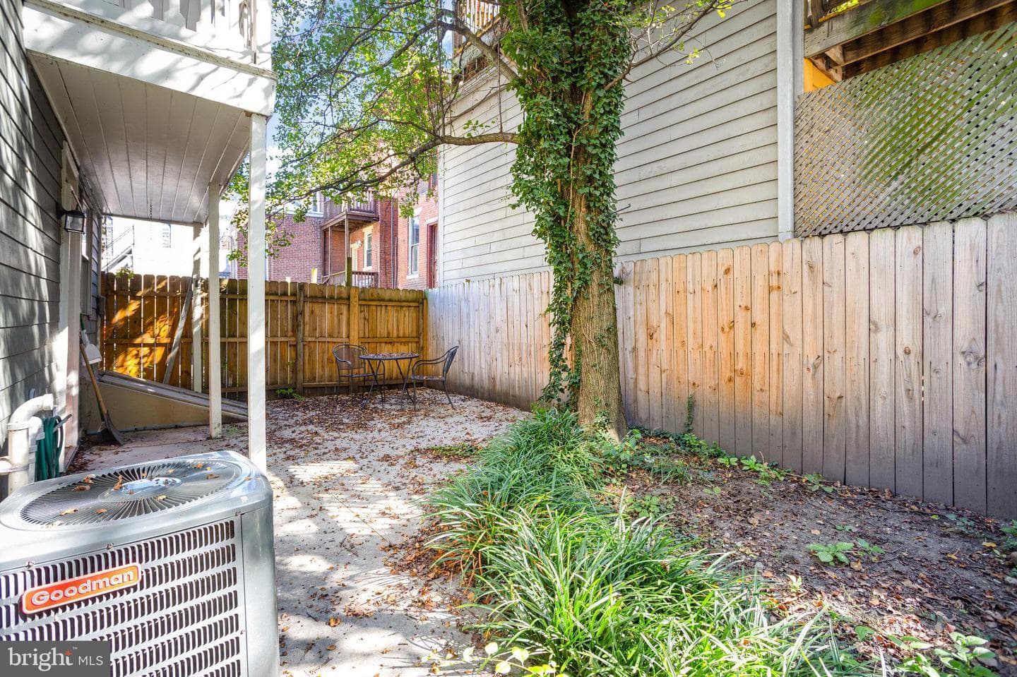 901 Capital Street photo 24
