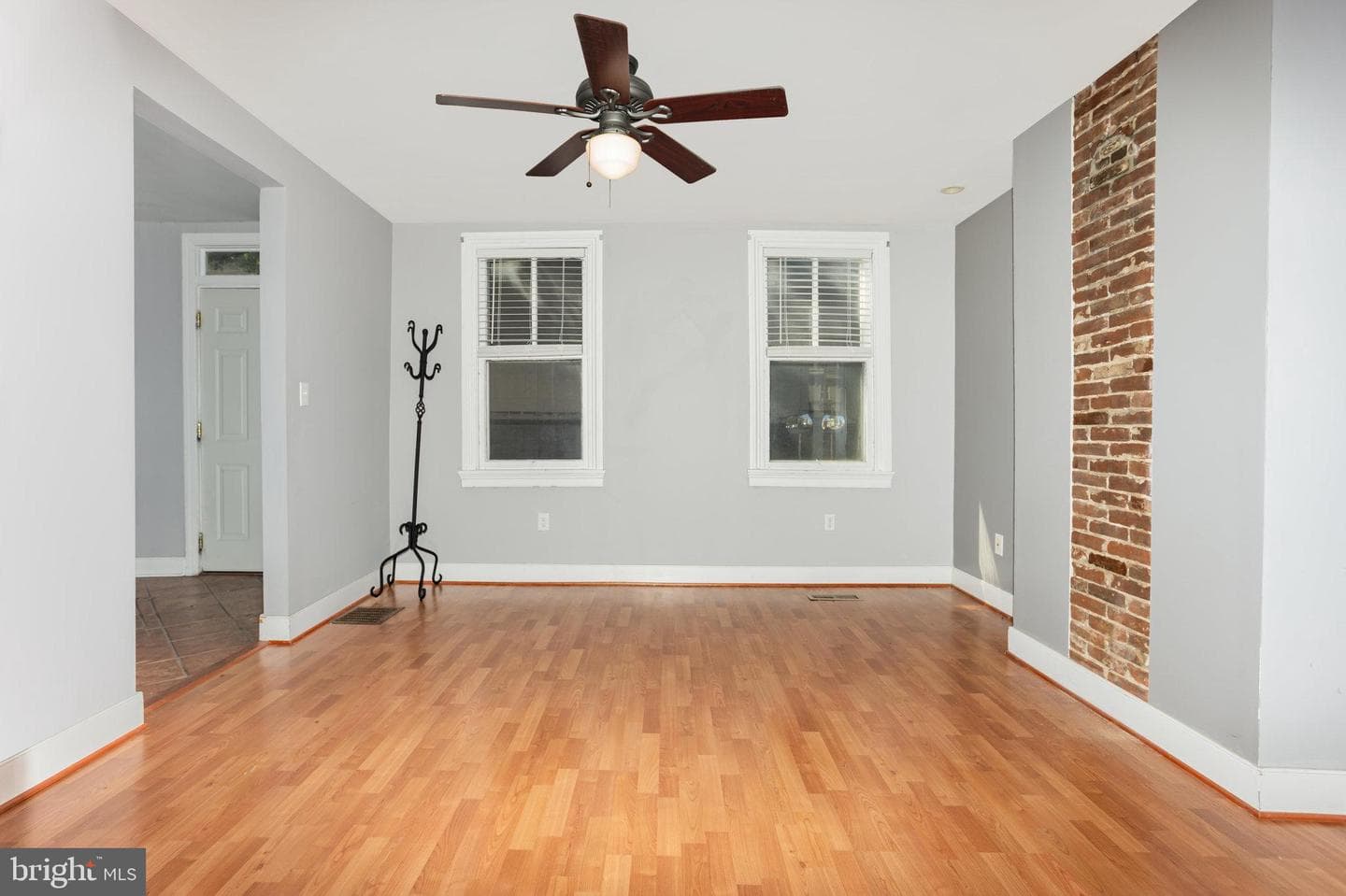 901 Capital Street photo 8