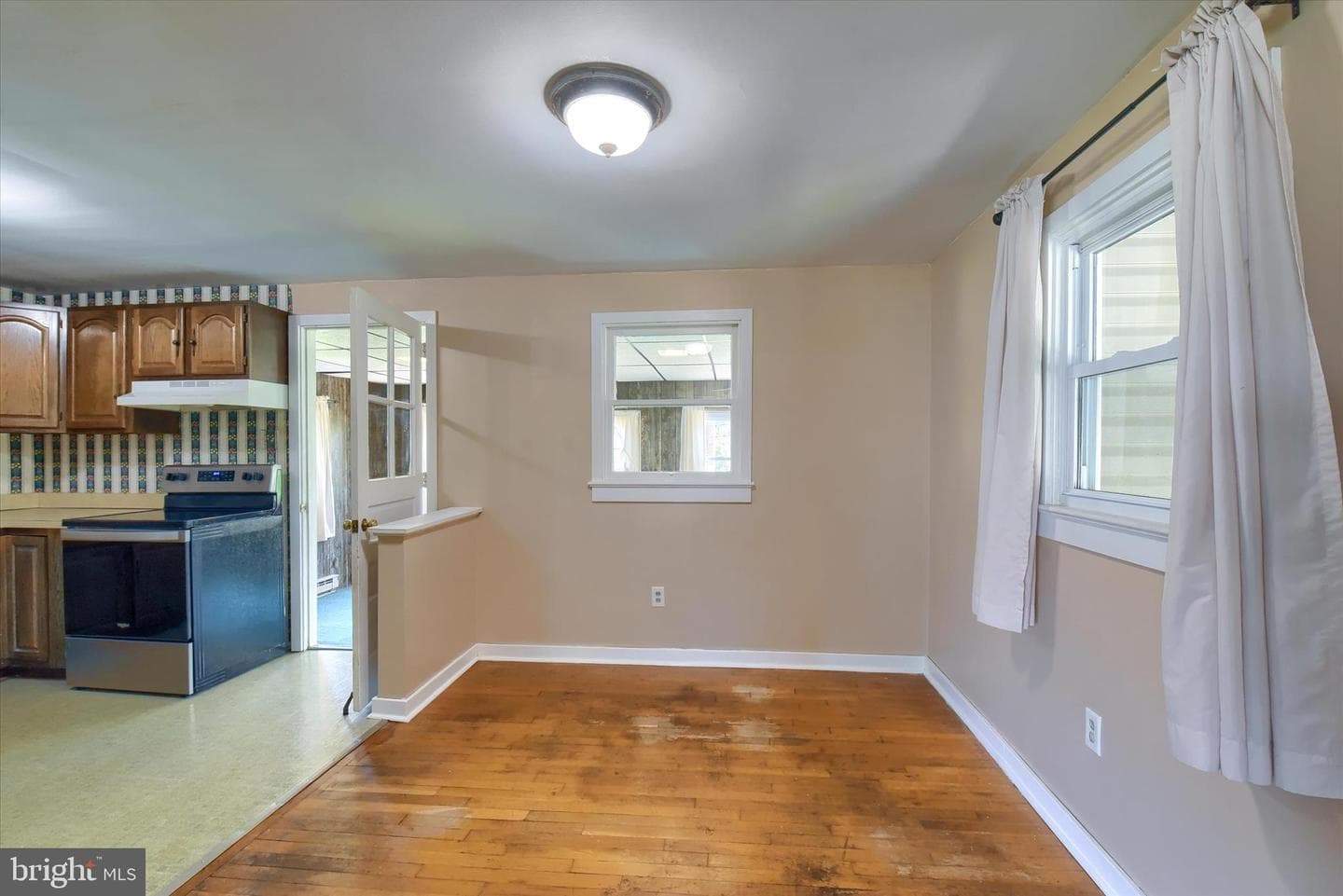 139 Hollywood Drive photo 13