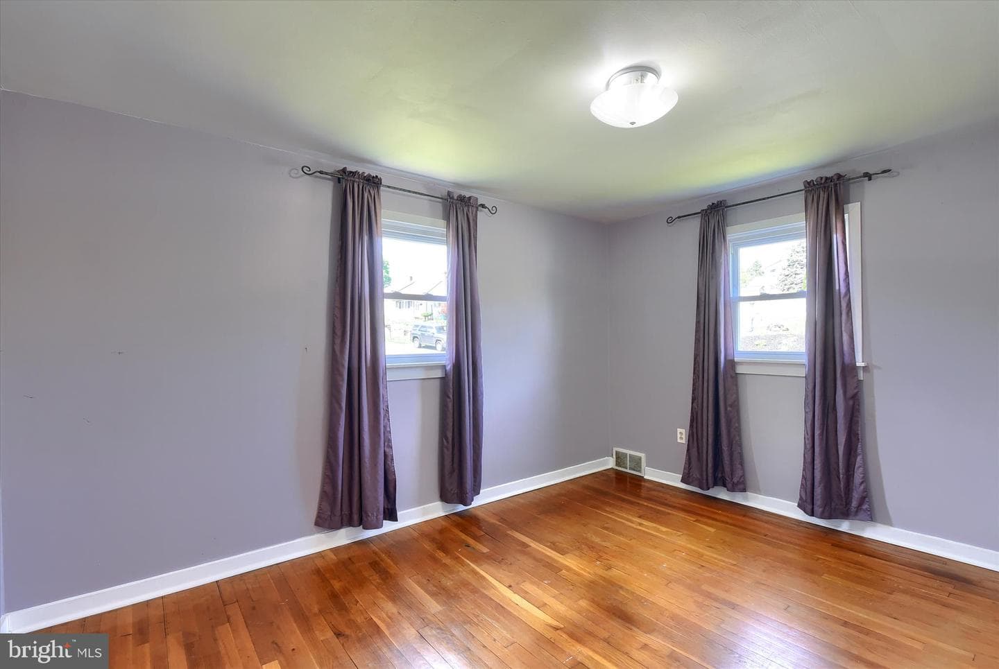 139 Hollywood Drive photo 20