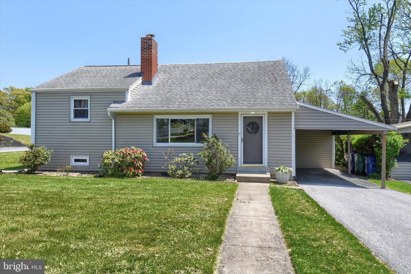 139 Hollywood Drive photo 9
