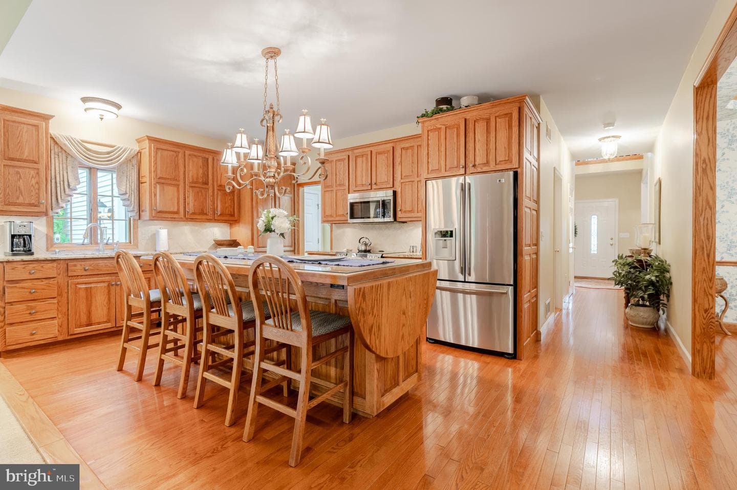 5785 Catherine Street photo 10