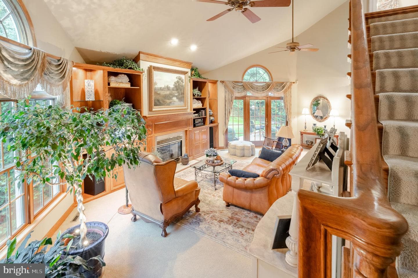 5785 Catherine Street photo 11