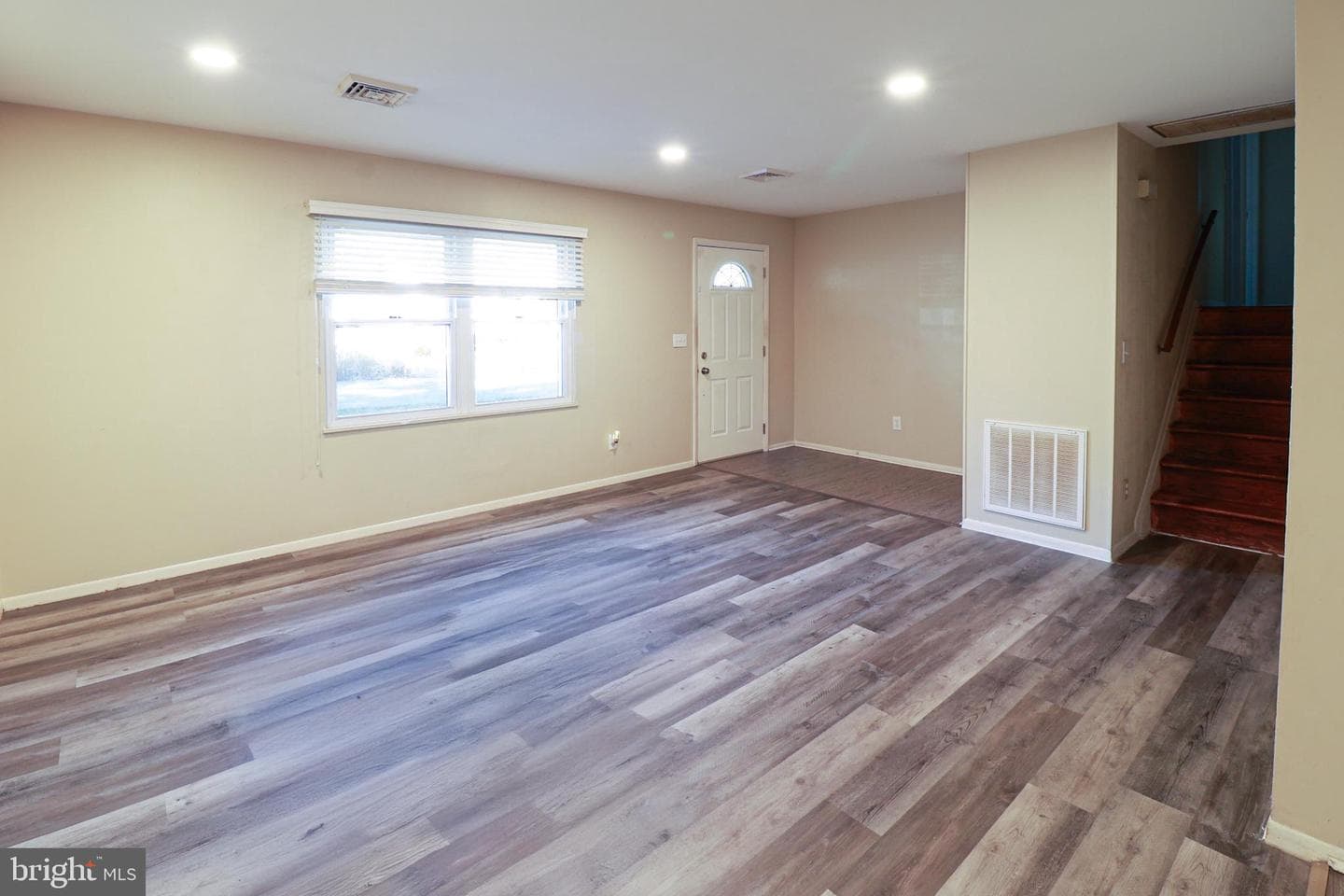 5553 Edsel Street photo 6