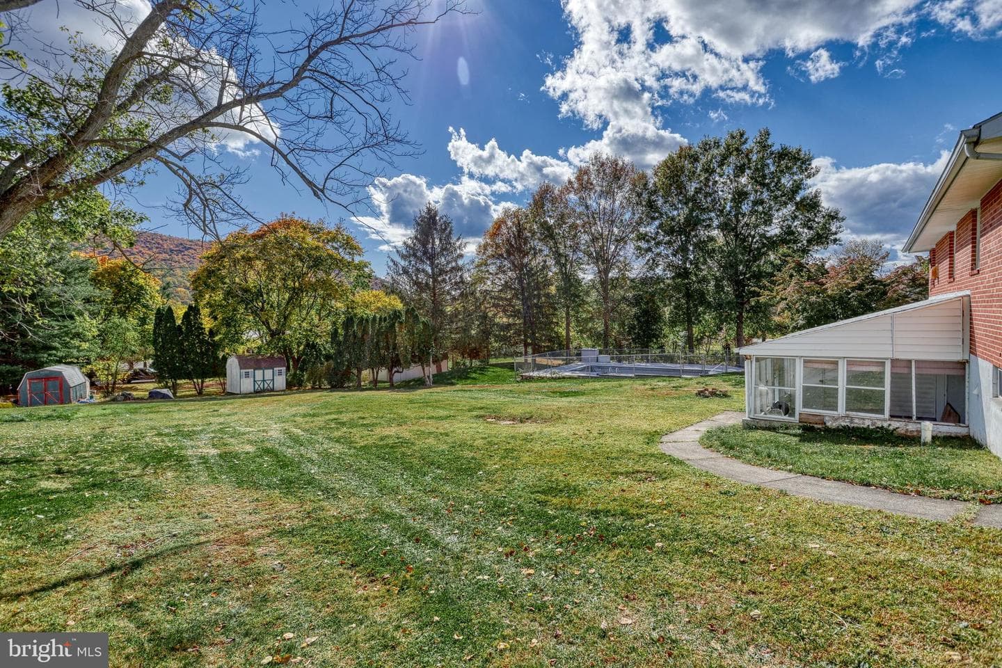 231 Denison Drive photo 15