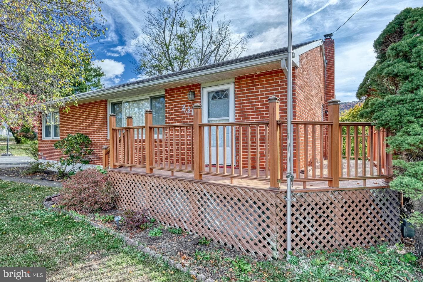 231 Denison Drive photo 3