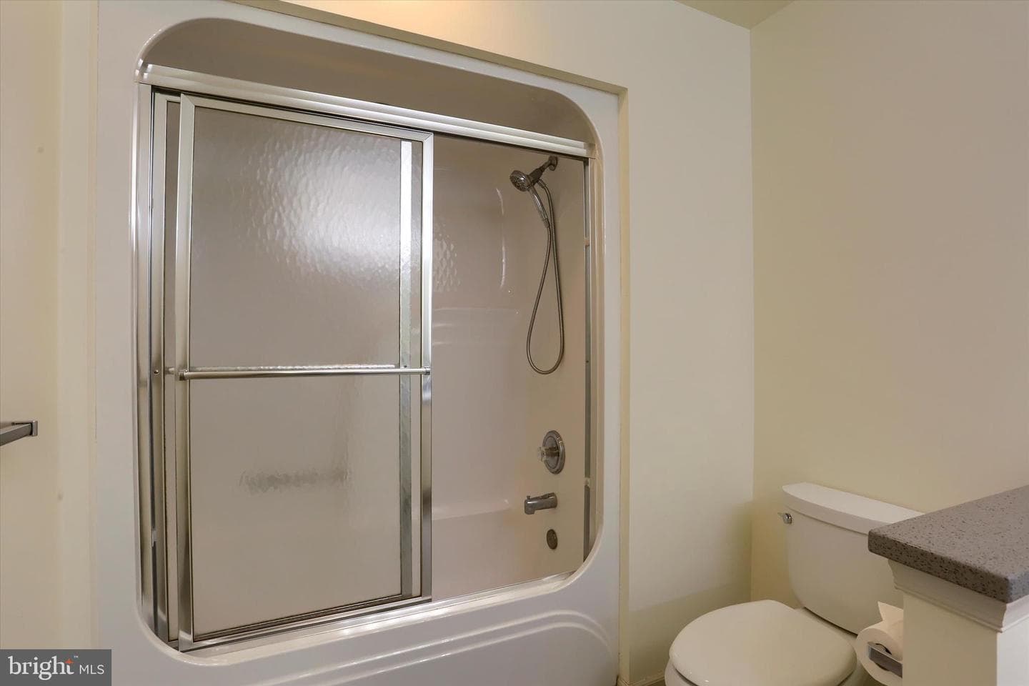 1195 Cherrington Lane photo 32