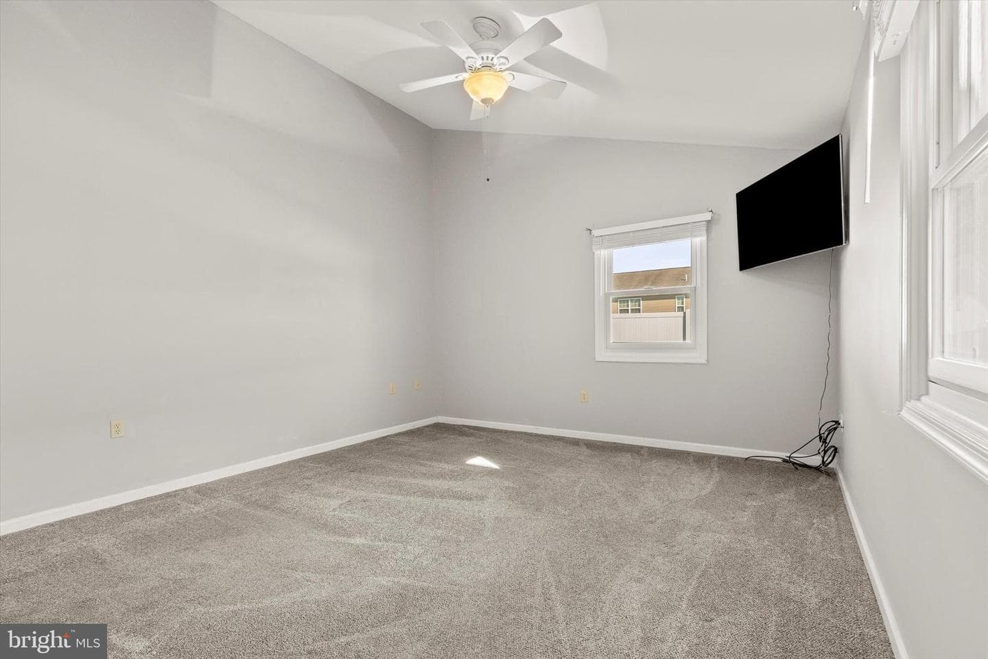 7280 Huntingdon Street photo 9