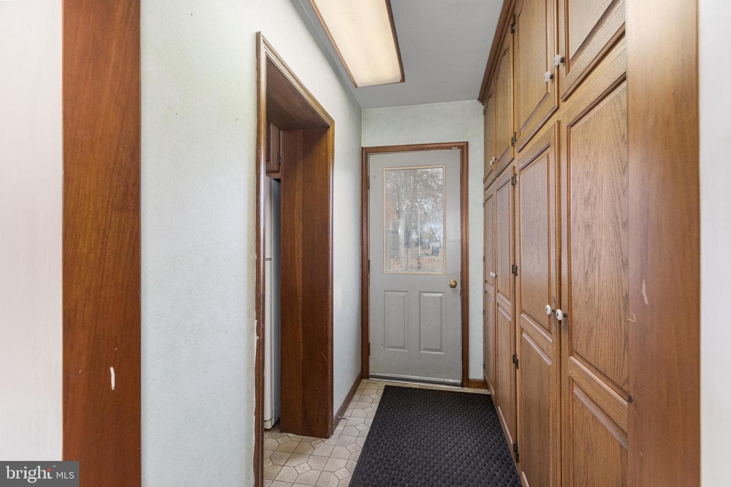 33 E Main Street photo 15