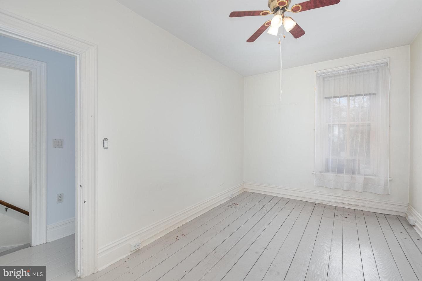 33 E Main Street photo 18