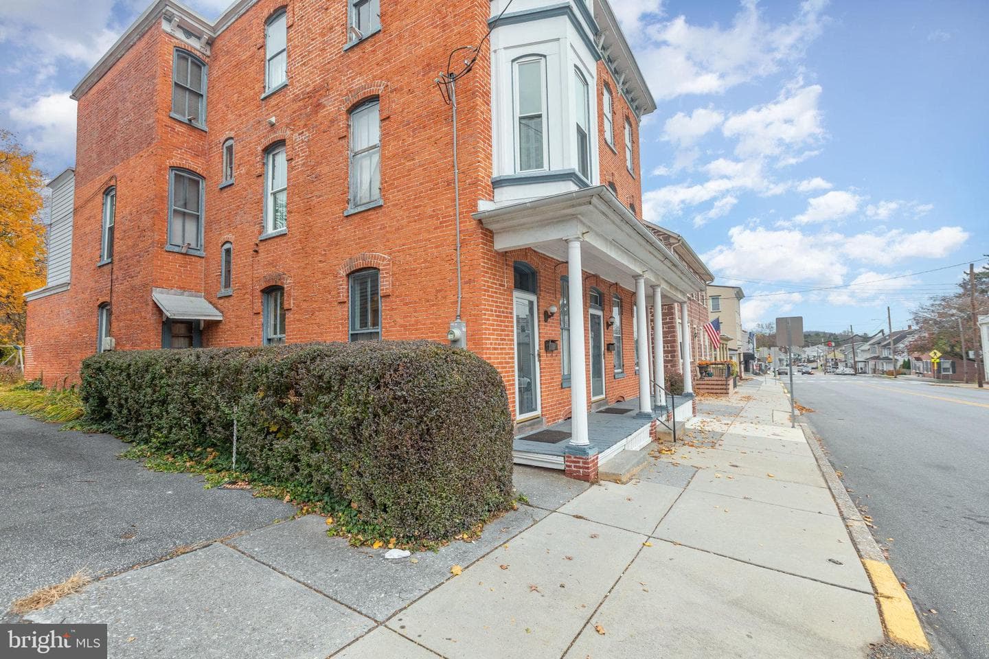 33 E Main Street photo 5