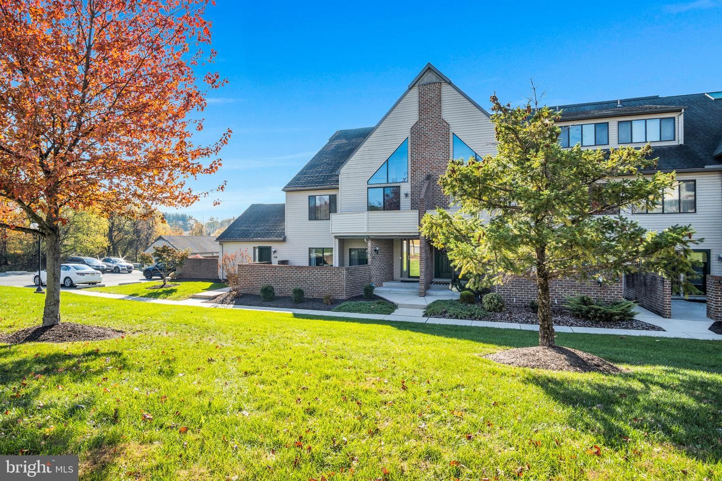 1010 Cherrington Drive photo 4