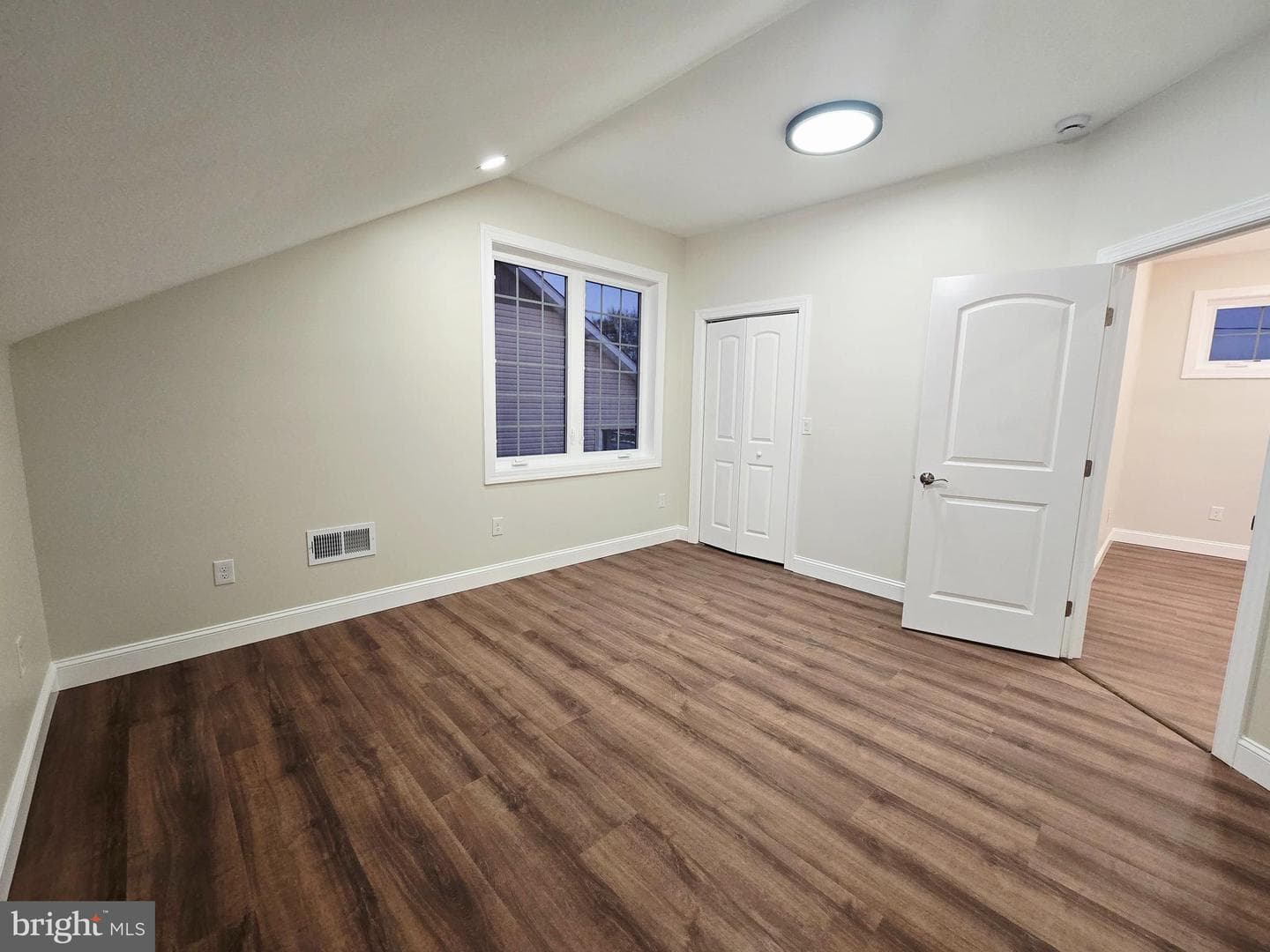 1015 Chambers Street photo 17