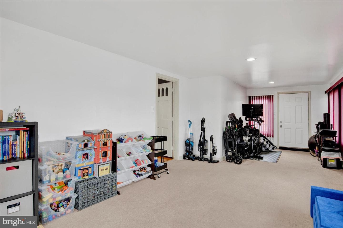 6129 Bluebird Avenue photo 20