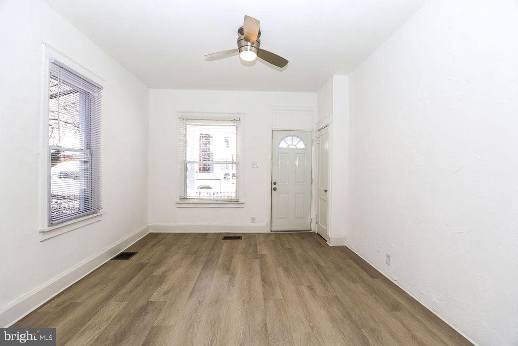 914 Norwood Street photo 4