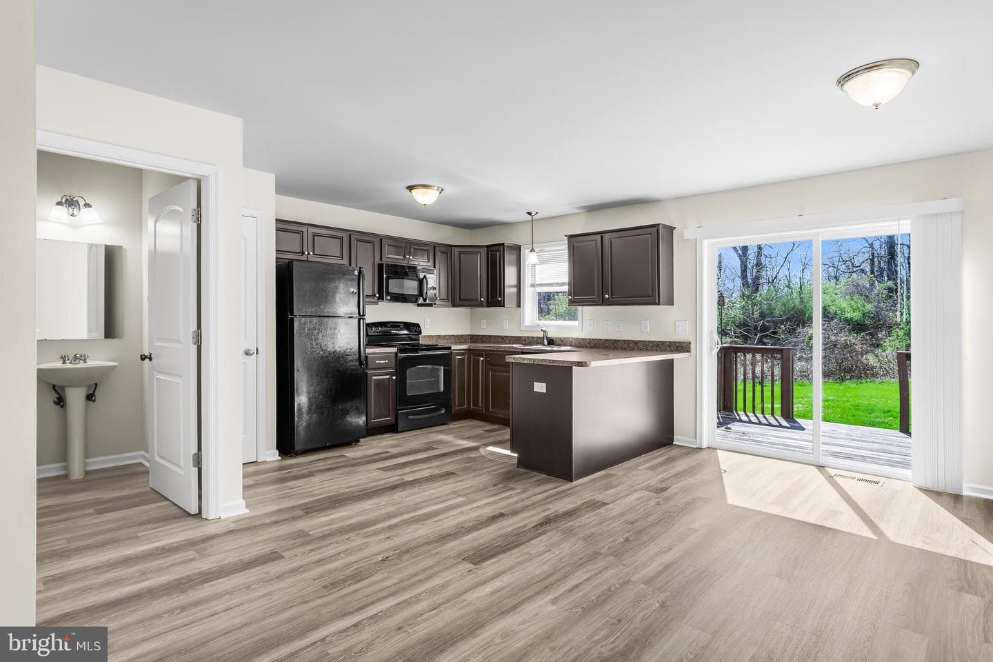 727 Gregs Drive photo 6