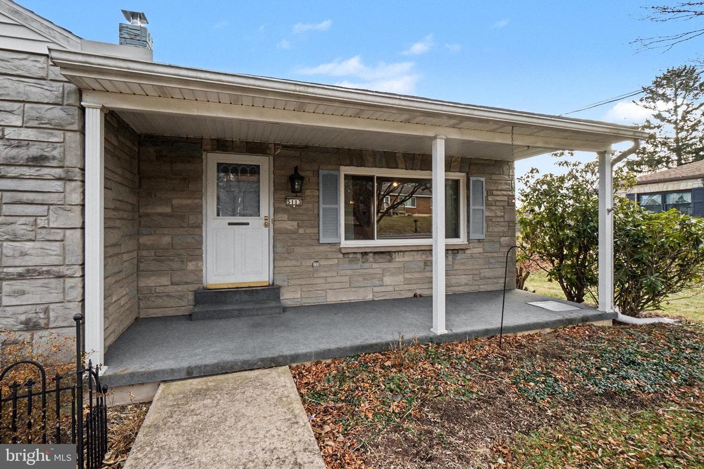 5113 Earl Drive photo 4