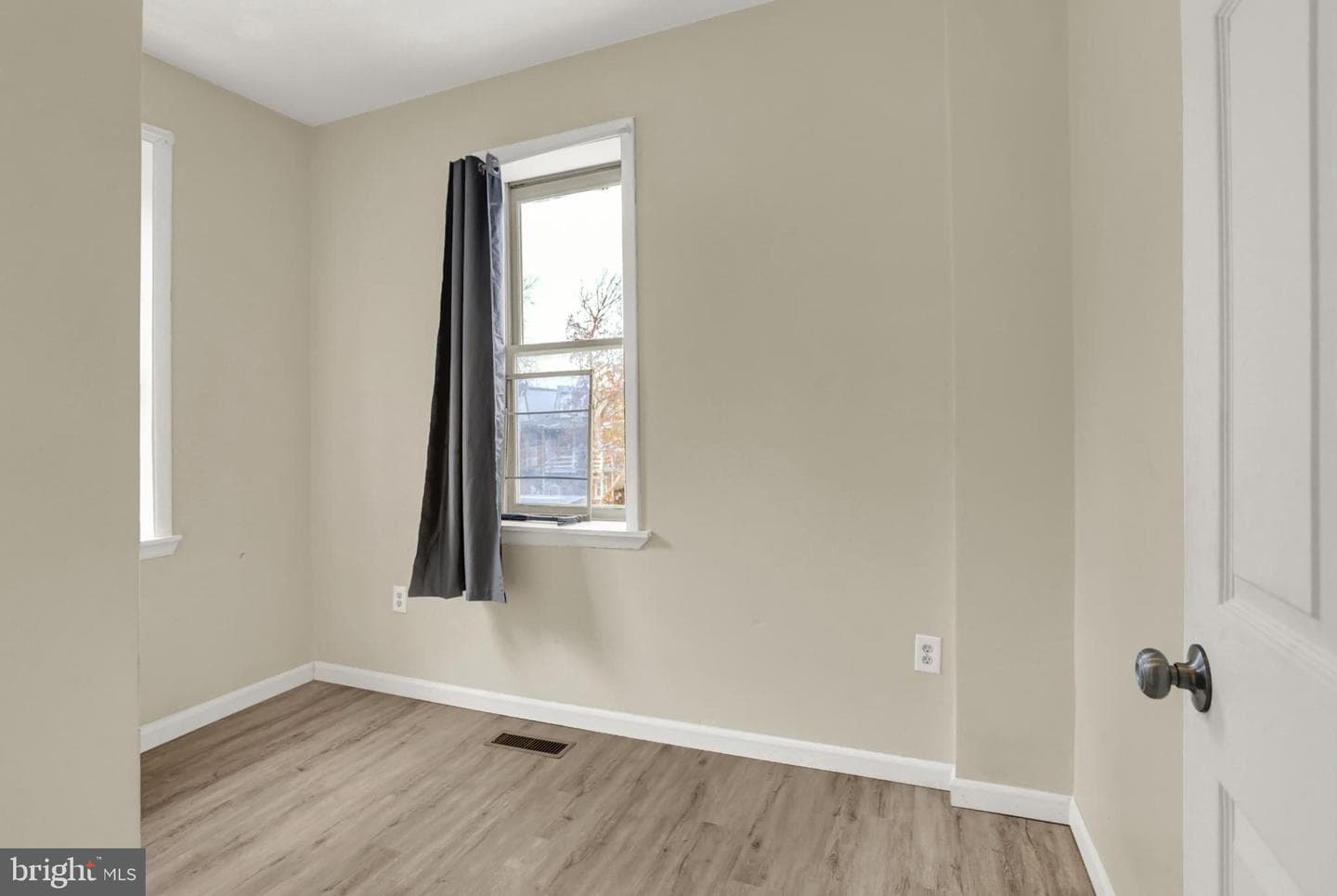 518 Emerald Street photo 13