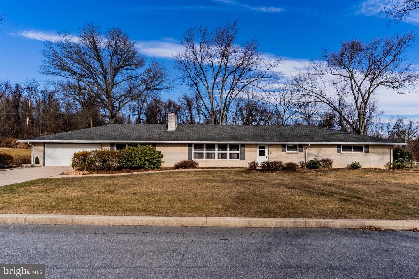 5380 Wilshire Road photo 1
