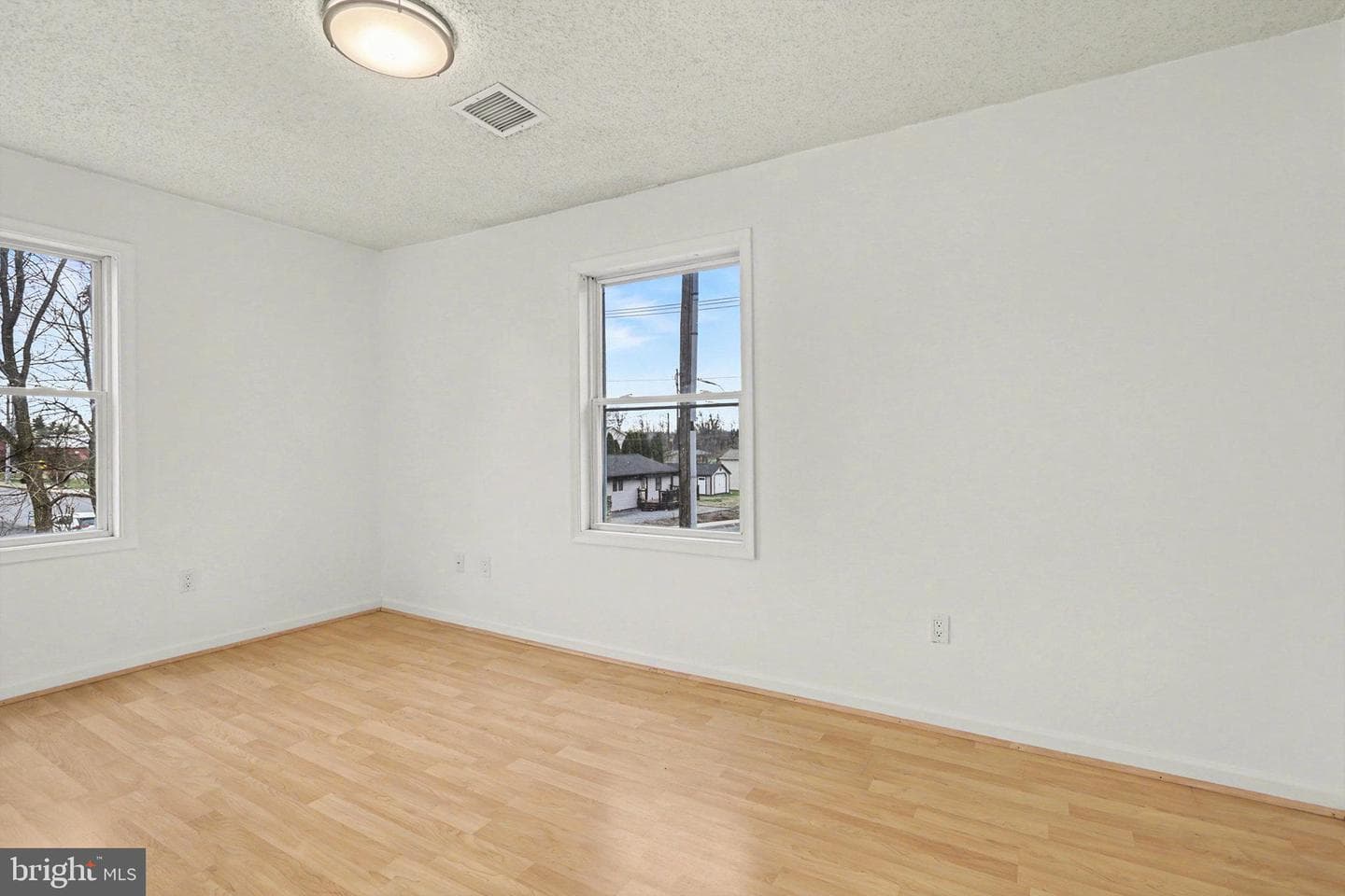 221 N Duke Street photo 19