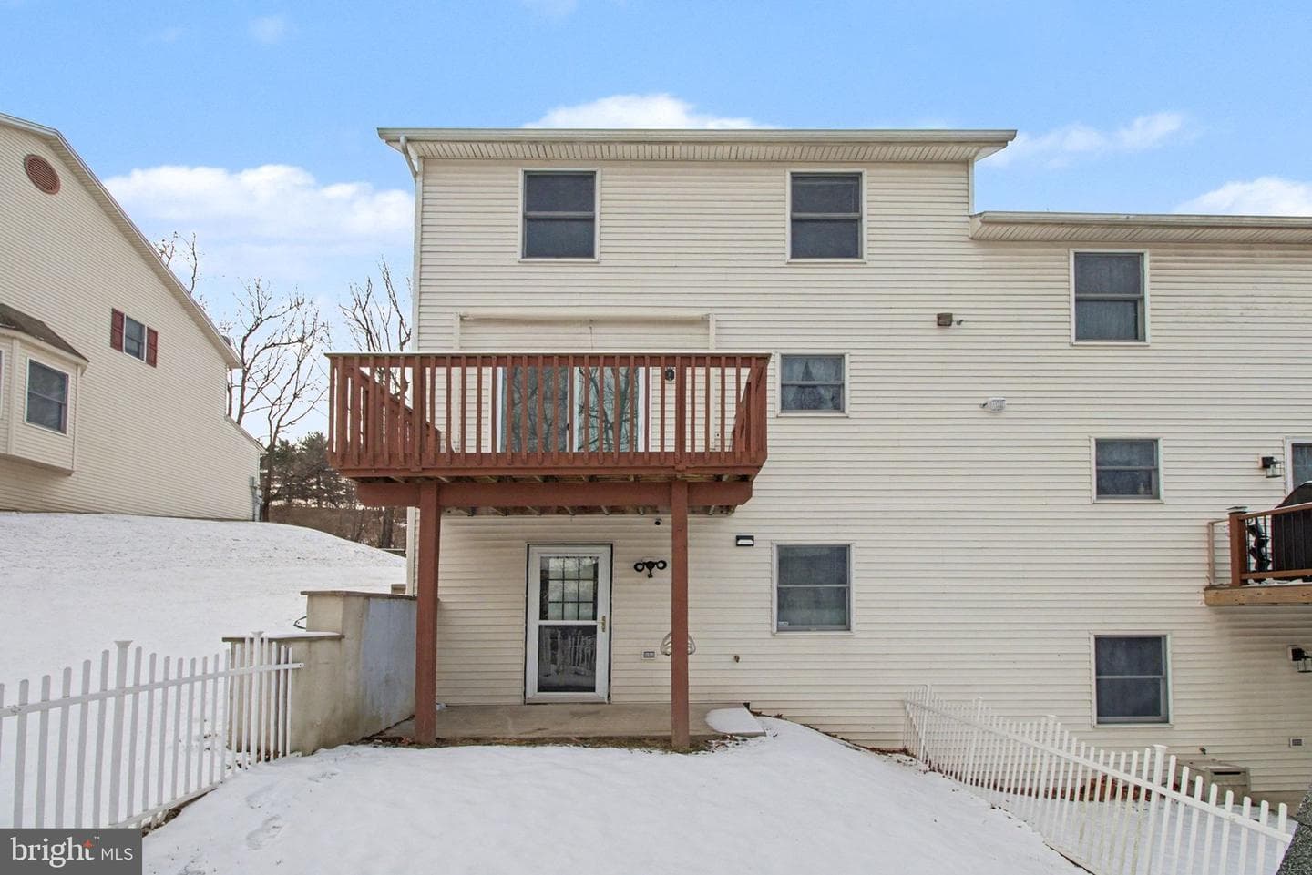 568 Kelker Street photo 4