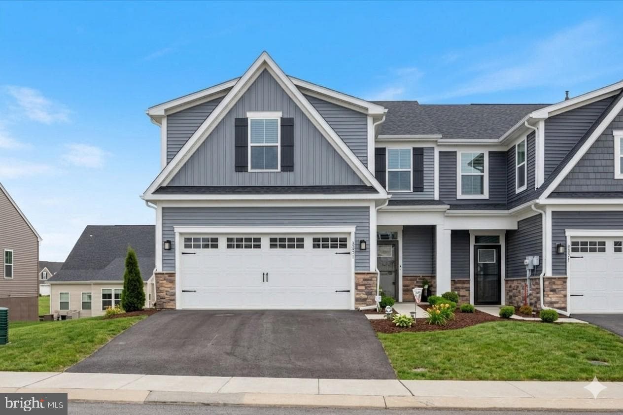 2231 Caroline Lane