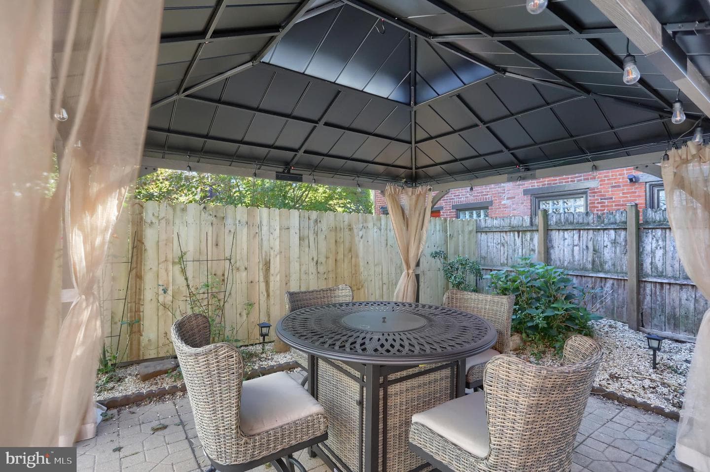 221 Verbeke Street photo 29