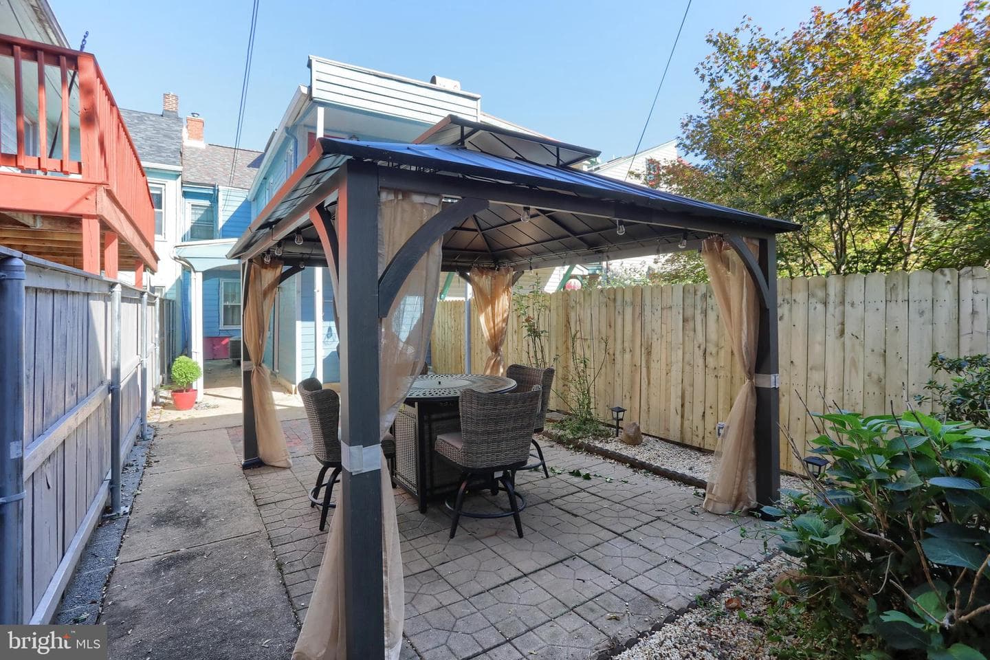 221 Verbeke Street photo 30