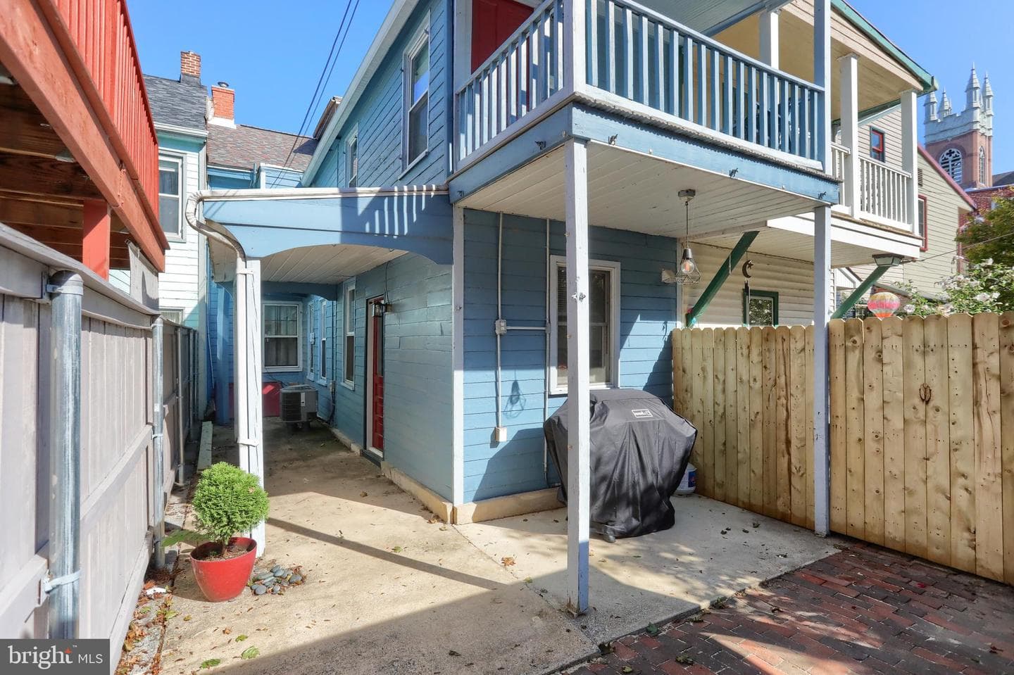 221 Verbeke Street photo 31