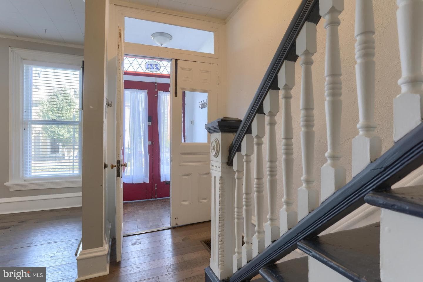 221 Verbeke Street photo 4