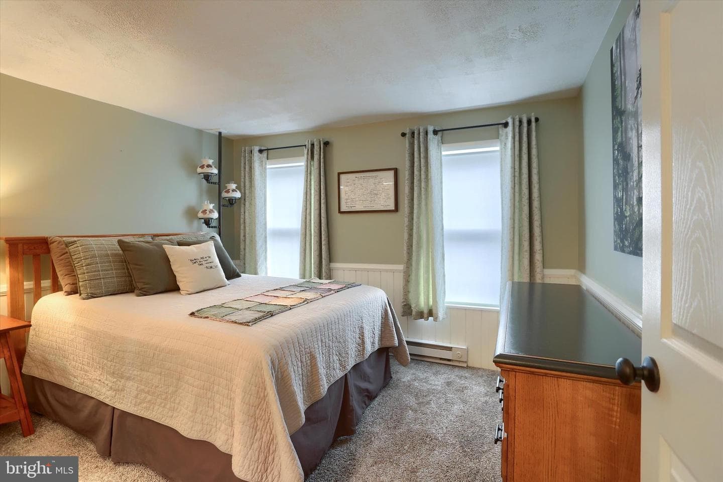 924 Grand Street photo 11