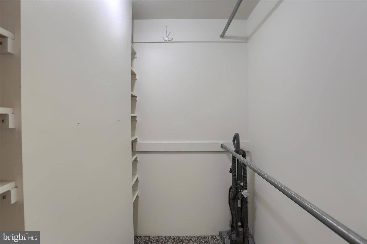 924 Grand Street photo 12