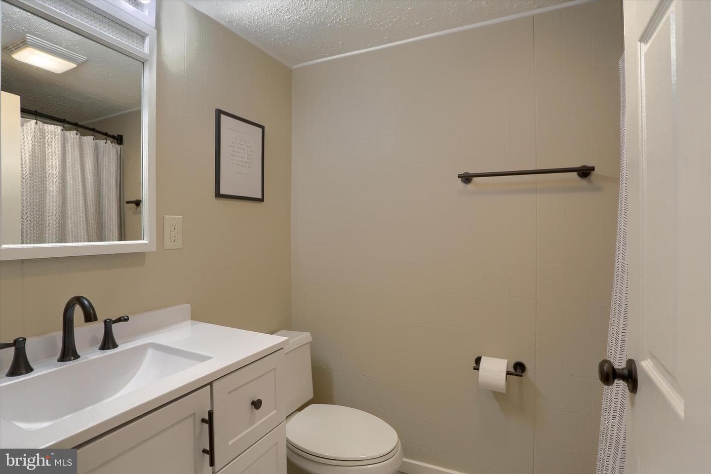 924 Grand Street photo 13
